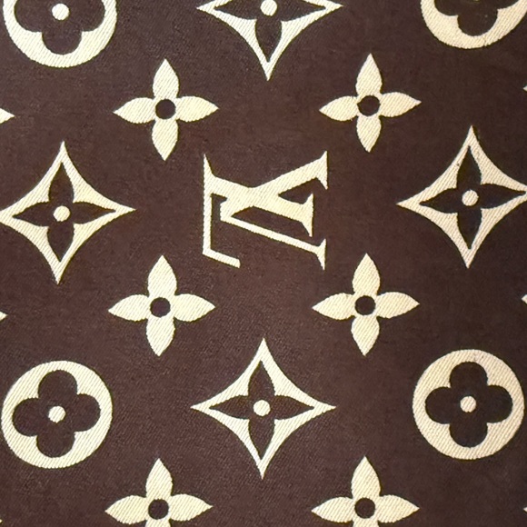 RARE VINTAGE LOUIS VUITTON Brown and Beige LV Monogram Silk Scarf - Picture 3 of 8